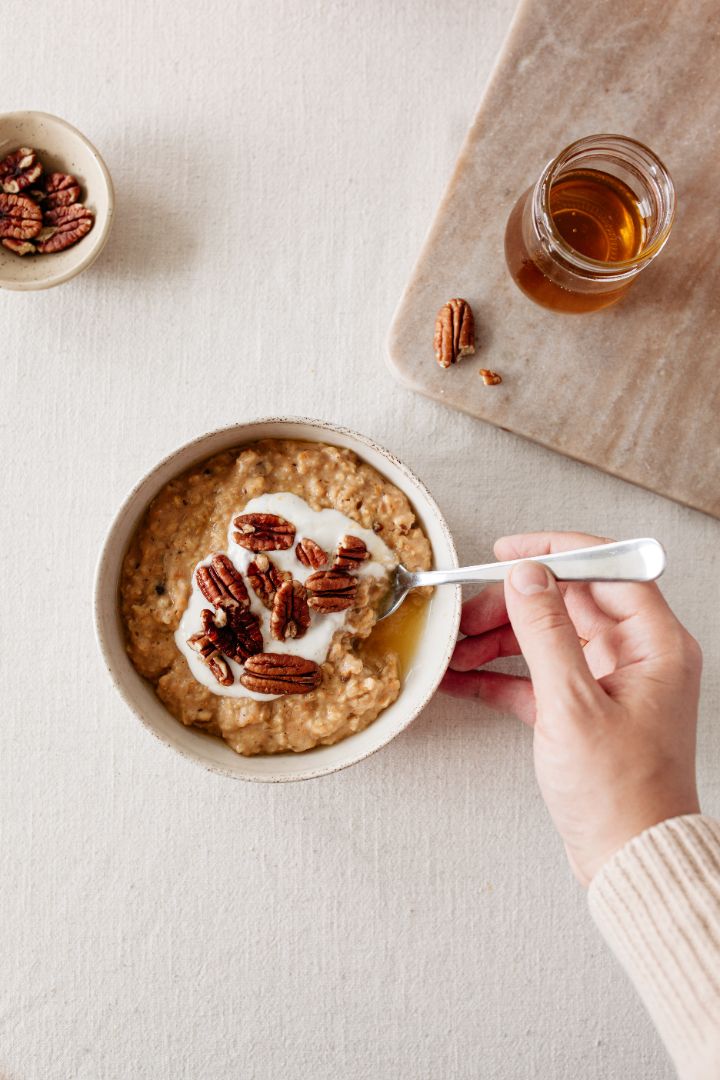 Gemütlicher Herbstkürbis Porridge Schale