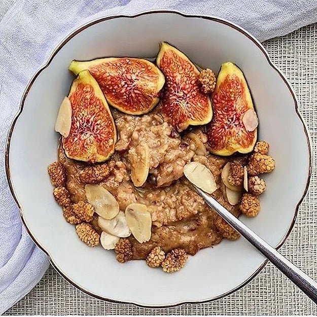 Porridge aux dattes, figues et abricots - Turtle - Better Breakfast!